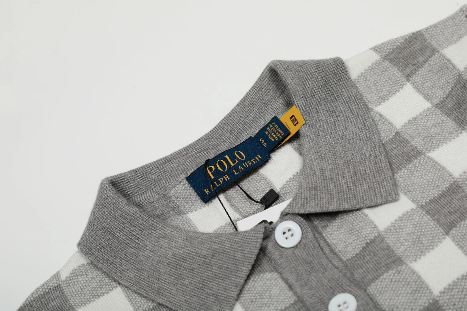 P166 💰 "Top quality" Style number: DS225# (on sale all year round) [Ralph Lauren plaid jacquard basic pony embroidered logo knitted POLO short sleeves] ✅Ralph Lauren all-match goddess style plain plaid knitted lapel short sleeves for all seasons ✅Main provider of platform live broadcast Wholesale entity ✅ZP quality 1:1 version Scan the code to enter the GF website Counter quality ✅Detailed quality The only one in Guangzhou Imported quality cotton yarn, focusing on high-end, cost-effective, good quality, needless to say, ✅Restore the original version, loose, comfortable and stress-free, simple is high-end, classic is eternal, ✅The upper body is simple and easy to match, a must-have for goddess ootd. Good-looking clothes are never picky. A must-have in the goddess' wardrobe. Size: S-L Color: Gray Yellow Pink Light Blue Red Green